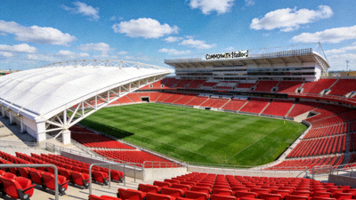 埃德蒙顿 Commonwealth Stadium 球场外观，巨大露天场馆与草坪
